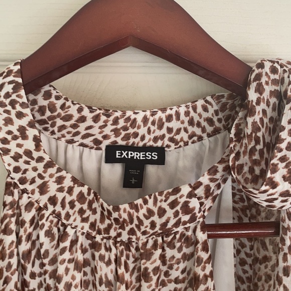 Express flowy sheer leopard print halter top - Picture 2 of 7